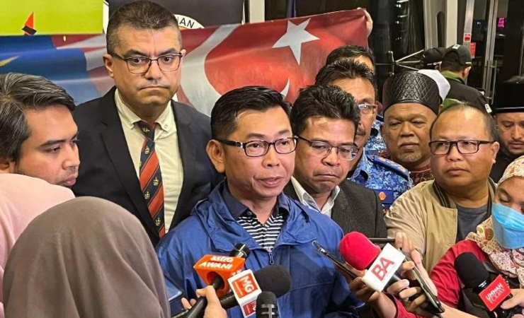 13 rakyat malaysia terperangkap